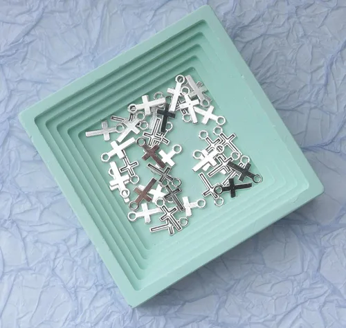 Miniatura 5 de 100 dijes de cruz de plata y oro de 0.630 x 0.315 in, aleación vintage de crucifijo de paz, cuentas para manualidades, kits de fabricación de joyas