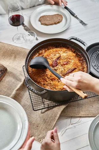 Miniatura 7 de Staub olla de hierro cocotte redonda de 6-1/4 cuartos de galón, Negro mate