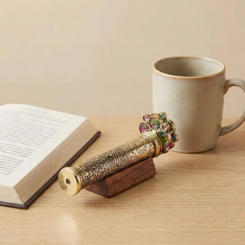 Miniatura 5 de Caleidoscopio de latón lacado con patrón floral grabado a mano, incluye dos ruedas giratorias separadas, un regalo único para mi hijo, nieto, hija.