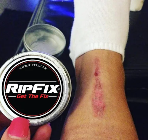 Miniatura 3 de RipFix by Winnies - Crema reparadora de manos y tratamiento de callos para manos agrietadas o rasgadas - lata de 1.34 oz Negro 1.34oz - 1 paquete