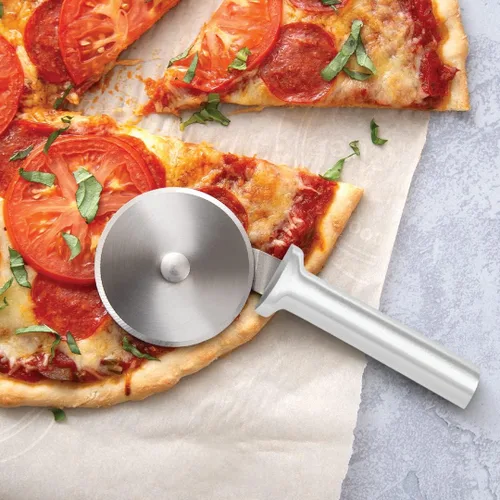 Miniatura 4 de Rada Cortador de la pizza de los cubiertos Rueda del acero inoxidable de 3 pulgadas con el aluminio hecho en los E.E.U.U., manija plateado