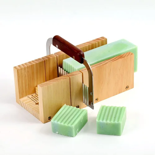 Miniatura 3 de Juego de herramientas de corte de jabón, molde de madera para cortar pan + 2 piezas de cortador de acero inoxidable recto ondulado A0065-2
