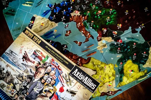 Miniatura 3 de Renegade Game Studios: Axis & Allies: WWI 1914 - Un juego de mesa de guerra estratégico para 2 a 8 jugadores, edades de 14 años en adelante, juego