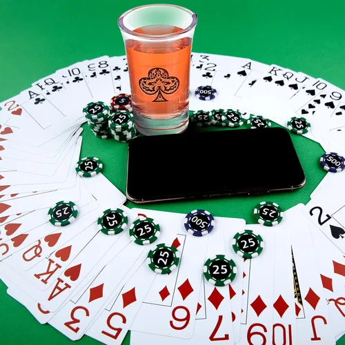 Miniatura 6 de Chuangdi 24 vasos de chupito de casino para decoración de fiesta, 1.2 onzas de acrílico de póquer, divertidos vasos para fiestas temáticas de casino