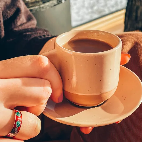 Miniatura 7 de Mora - Juego de 4 mini tazas de café expreso de cerámica, 3 onzas - Pequeñas tazas de inspiración italiana con platillos para pequeños shots de café