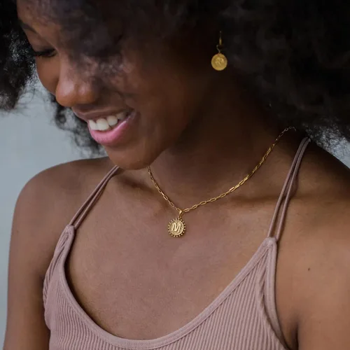 Miniatura 2 de Yoosteel - Collares con inicial de oro para mujeres y niñas, chapado en oro de 14 quilates delicada cadena de eslabones escalonados con clip y dije