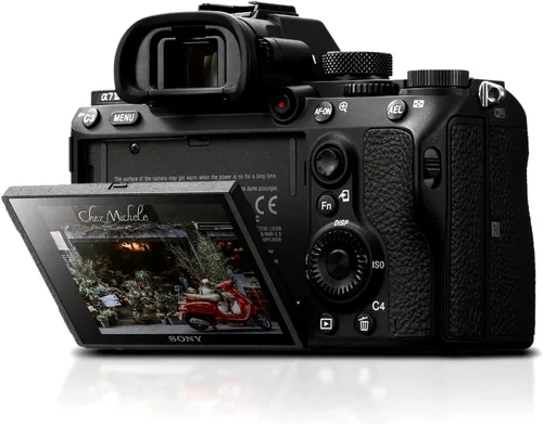 Miniatura 4 de Sony Cuerpo de cámara sin espejo de marco completo α7 III (ILCE-7M3/B) - Sensor BSI de 24.2 MP, video HDR 4K Lente FE de 0.945-2.756 in, monitor