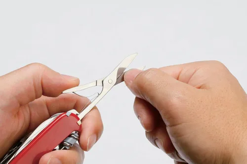 Miniatura 7 de Victorinox Climber Navaja del Ejército Suizo, Navaja de Bolsillo Suiza de 14 Funciones Hecha en Suiza con 2 Hojas, Sacacorchos y Destornillador