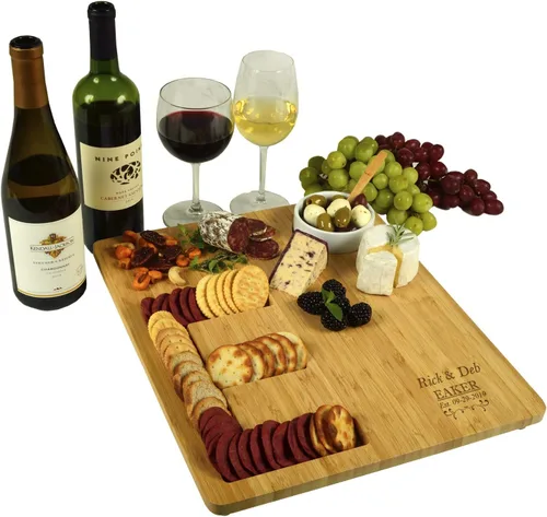 Miniatura 7 de Picnic at Ascot Tablero de queso/embutidos de bambú personalizado personalizado con un surco fresado en forma de letra para galletas – Incluye salsa