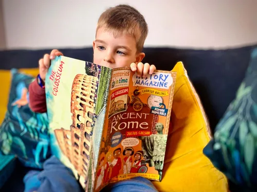 Miniatura 7 de Mysteries in Time Ancient Rome - Paquete de actividades romanas para niños de 6 a 11 años, con libro de historia y revista, perfecto para avión
