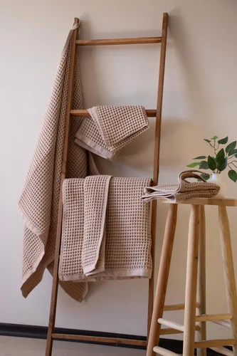 Miniatura 10 de PÜSKÜL - Paquete de 2 toallas de baño y spa de punto gofre, 100% algodón orgánico turco de alta calidad, fina de secado rápido, fabricadas en Beige