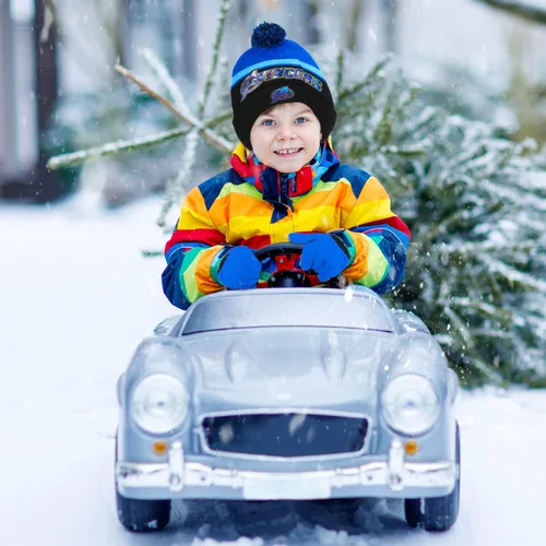 Miniatura 4 de Marvel Avengers - Juego de sombreros de invierno y guantes de nieve para niños y niños pequeños con lindos guantes y gorro suave, pompones esponjosos
