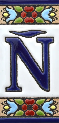 Miniatura 13 de Letras de casa de 3 pulgadas. Azulejos de letras de casa pintados a mano para letreros, direcciones y nombres. Números de dirección para casas.
