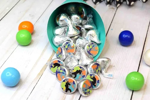 Miniatura 3 de AmandaCreation - Etiquetas adhesivas para fiestas de cumpleaños con temática de paintball, 300 adhesivos circulares de fiesta de 0.75 pulgadas