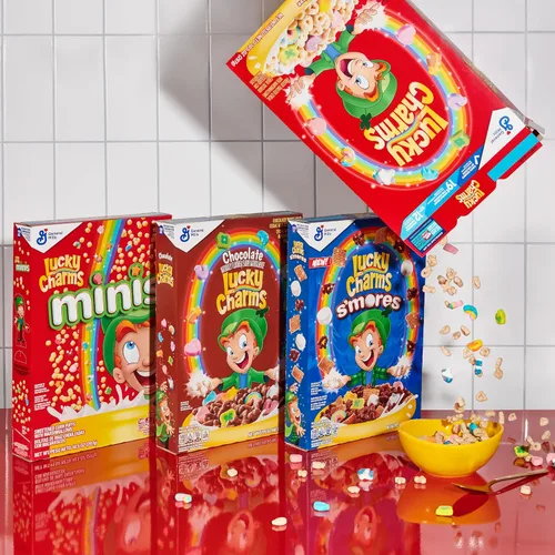 Miniatura 9 de Lucky Charms Cereal sin gluten con malvaviscos, cereales para el desayuno para niños, hecho con grano entero, tamaño grande, 14.9 onzas