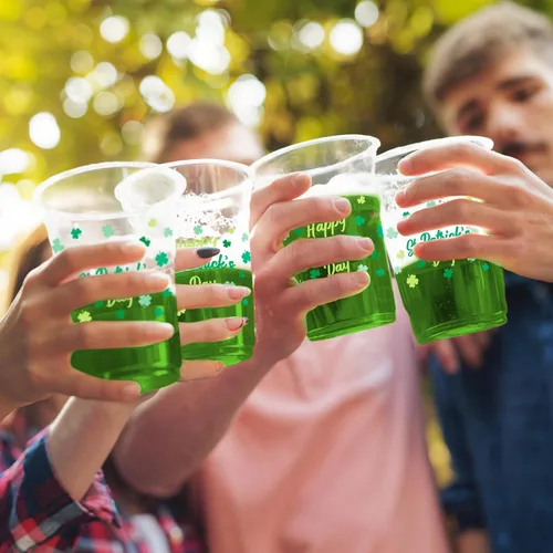 Miniatura 5 de Paquete de celebración del Día de San Patricio, 60 vasos de plástico con temática irlandesa de 12 onzas con diseño de trébol de la suerte