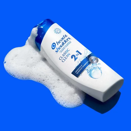 Miniatura 6 de Head & Shoulders Champú y acondicionador anticaspa, Classic Clean 2 en 1, 1% piritiona de zinc, control de escamas, limpieza profunda, cuidado
