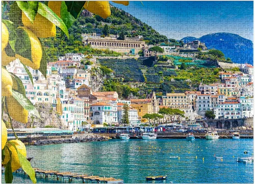 Miniatura 9 de MyPuzzle Vista panorámica del hermoso Amalfi en colinas que conducen a la costa, Campania, Italia - Rompecabezas de 100 piezas premium para adultos