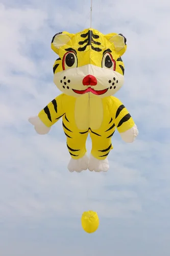 Miniatura 6 de Fullfar - Cometa inflable grande de tigre 3D para adultos, software de tela de nailon. 8.2 ft de largo, buena cometa para principiantes para Naranja