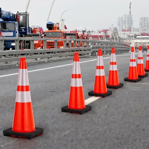 Miniatura 7 de Conos de tráfico de 28 pulgadas, 10 conos de seguridad, conos de seguridad de PVC naranja para estacionamiento en carretera con 2 collares