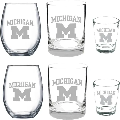 Michigan Wolverines - Juego combinado de 6 piezas de vidrio grabado satinado - Incluye 2 copas de vino, 2 rocas / vasos de whisky y 2 vasos de