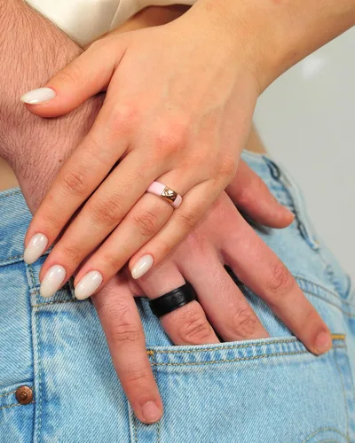Miniatura 11 de Rinfit Anillos de silicona a juego para parejas, juegos de alianzas de boda de silicona para él y ella, diseño patentado MetalInfinity e Infinity