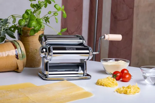 Miniatura 8 de Máquina para hacer pasta Imperia - 100% fabricada en Italia, construcción de acero resistente, dial de bloqueo fácil, mango de agarre de madera