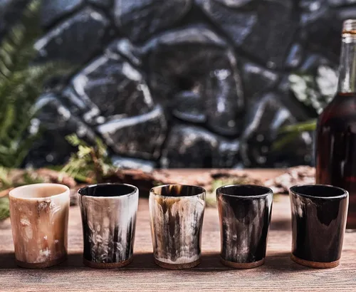 Miniatura 8 de Norse Tradesman Juego de Copas de Cuerno para Beber (4) – Copas de Tamaño Completo de 12 oz con Grabados de Nudos Celtas y Saco de Regalo
