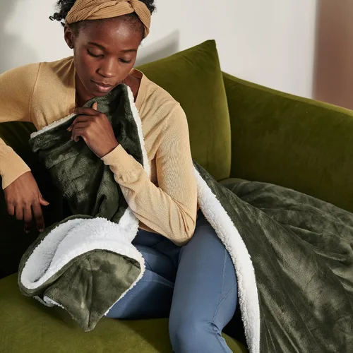 Miniatura 6 de Bedsure GentleSoft Manta de Lana Sherpa para Sofá - Gruesa y Cálida, Manta Suave y Esponjosa de Felpa para Invierno, Verde Oliva, 50 x 60 Pulgadas
