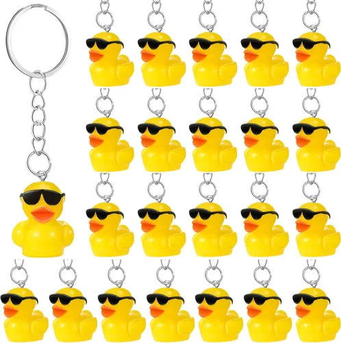 Roowest 24 llaveros de pato miniatura a granel, regalos de fiesta de patos en miniatura 3D, bonitos llaveros pequeños de resina amarilla con dijes