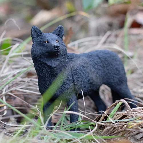 Miniatura 6 de Safari Ltd. Figura de lobo negro, figura realista de 5.3 pulgadas, juguete educativo para niños, niñas y niños a partir de 1 año