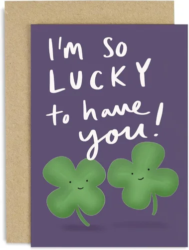 Old English Co. So Lucky To Have You Tarjeta de aniversario – Bonita tarjeta de amistad con diseño de trébol de cuatro hojas – Divertida tarjeta de