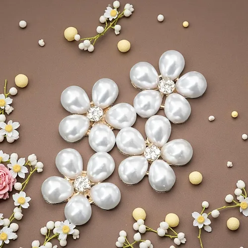 Miniatura 4 de 30 piezas chapadas en plata de 5 pétalos, cuentas de flores de diamantes de imitación, botón de adorno para ropa hecha a mano, zapatos, sombreros
