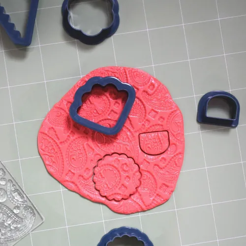 Miniatura 5 de Hojas de sello de textura de silicona prémium para joyas de arcilla polimérica y aretes de arcilla, juego de 3 patrones florales y únicos, fácil