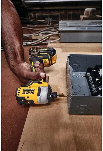 Miniatura 5 de DEWALT ATOMIC 20V MAX* Destornillador de impacto, inalámbrico, kit compacto, 2 baterías, 1/4 pulgadas (DCF809C2)