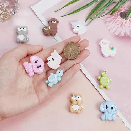 Miniatura 3 de SUNNYCLUE 1 caja de 10 cuentas de silicona con formas de animales, tortuga, cuentas sueltas de silicona para hacer joyas, llavero de oveja, cordón