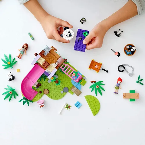 Miniatura 6 de LEGO Friends Panda Jungle Tree House 41422 Juguete de construcción; incluye 3 minifiguras de panda para niños que aman los animales salvajes, amigos