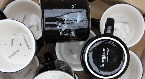 Miniatura 4 de Creature Cups Aquarius - Taza de cerámica - Taza de café de astrología de 13.5 onzas con rasgos del horóscopo en el interior Géminis
