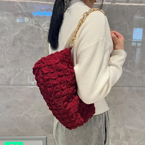 Miniatura 3 de NAARIIAN Bolso de dumpling para mujer diseño fruncido en forma de nube bolso de hombro con cadena gruesa de piel sintética