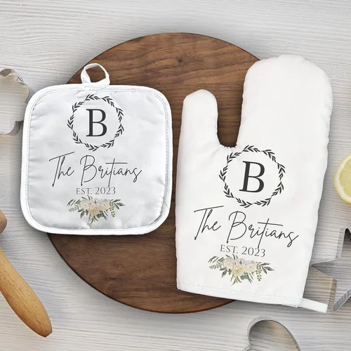 Miniatura 2 de The Britians - Juego de guantes de horno personalizados y soporte para ollas Regalos de cocina personalizados Inauguración de la casa, regalo