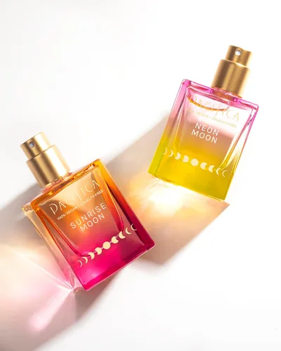 Miniatura 5 de Pacifica Beauty Perfume en aerosol Neon Moon - Sándalo energético, jazmín, cardamomo ahumado - Eau de Toilette vegana y limpia, 1 fl oz (29.57 ml)