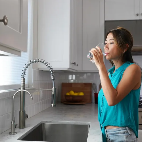Miniatura 3 de AquaTru - Sistema de filtro de agua de ósmosis inversa para debajo del fregadero, certificado para eliminar plomo, cloro, fluoruro, PFOA, PFOS y más
