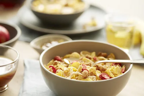 Miniatura 5 de Honey Bunches of Oats Strawberry, saludable para el corazón, bajo en grasa, hecho con cereales integrales, 11 onzas (paquete de 3)