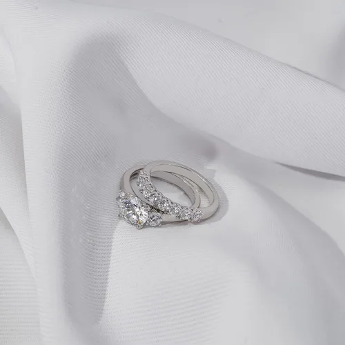 Miniatura 5 de Tienda Essentials Sterling Silver Platinum Plated Infinite Elements Cubic Zirconia Three Stone Ring (previously Tienda Collection)