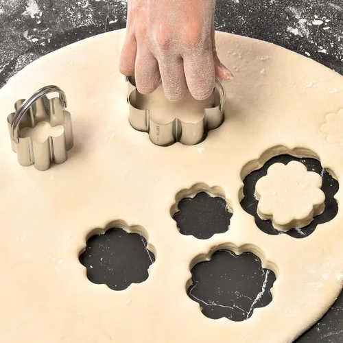 Miniatura 3 de HULISEN Juego de cortador de galletas de flores (5 piezas/juego), cortador de galletas de acero inoxidable con borde festoneado con asa, juego