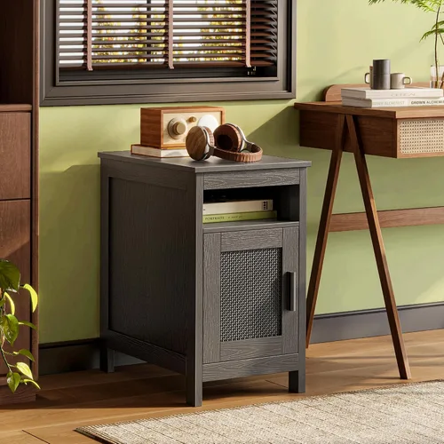 Miniatura 7 de Huuger Mesita de noche estrecha, mesa auxiliar con estación de carga, puerto USB-C, mesa auxiliar de ratán con gabinete y estante abierto, ratán