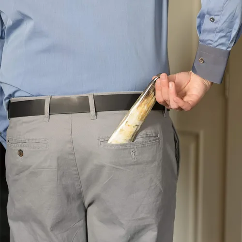 Miniatura 9 de Lucky Franc's Cuerno de zapato de cuerno real. Cuerno de zapato de vestir para hombres. Calzador de cuerno de lujo hecho a mano para uso en el hogar