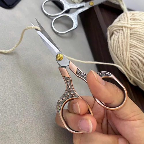 Miniatura 3 de Tijeras pequeñas y afiladas para cortar cabello, barba, cejas, nariz, vello facial, belleza Tijeras de corte de costura para bordado, tela