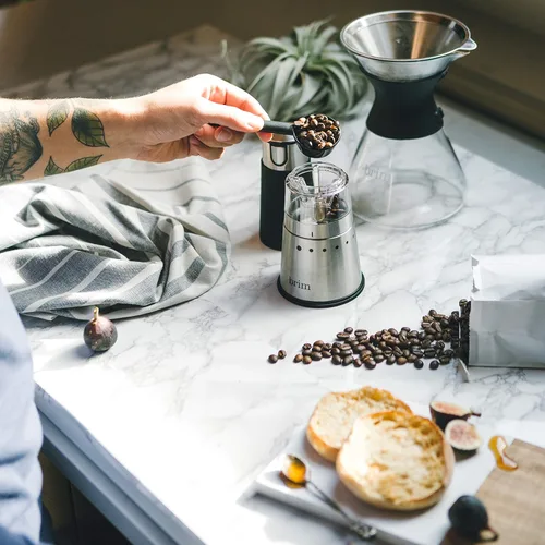 Miniatura 2 de Brim Molinillo de café eléctrico de mano, operación simple de un solo toque, 9 ajustes precisos de molienda desde espresso hasta prensa francesa