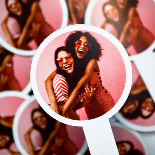 Miniatura 5 de Paquete de 200 adornos personalizados para cupcakes, de plástico, 2 x 4 pulgadas, carga 1 foto, hecho en Estados Unidos (forma de círculo)